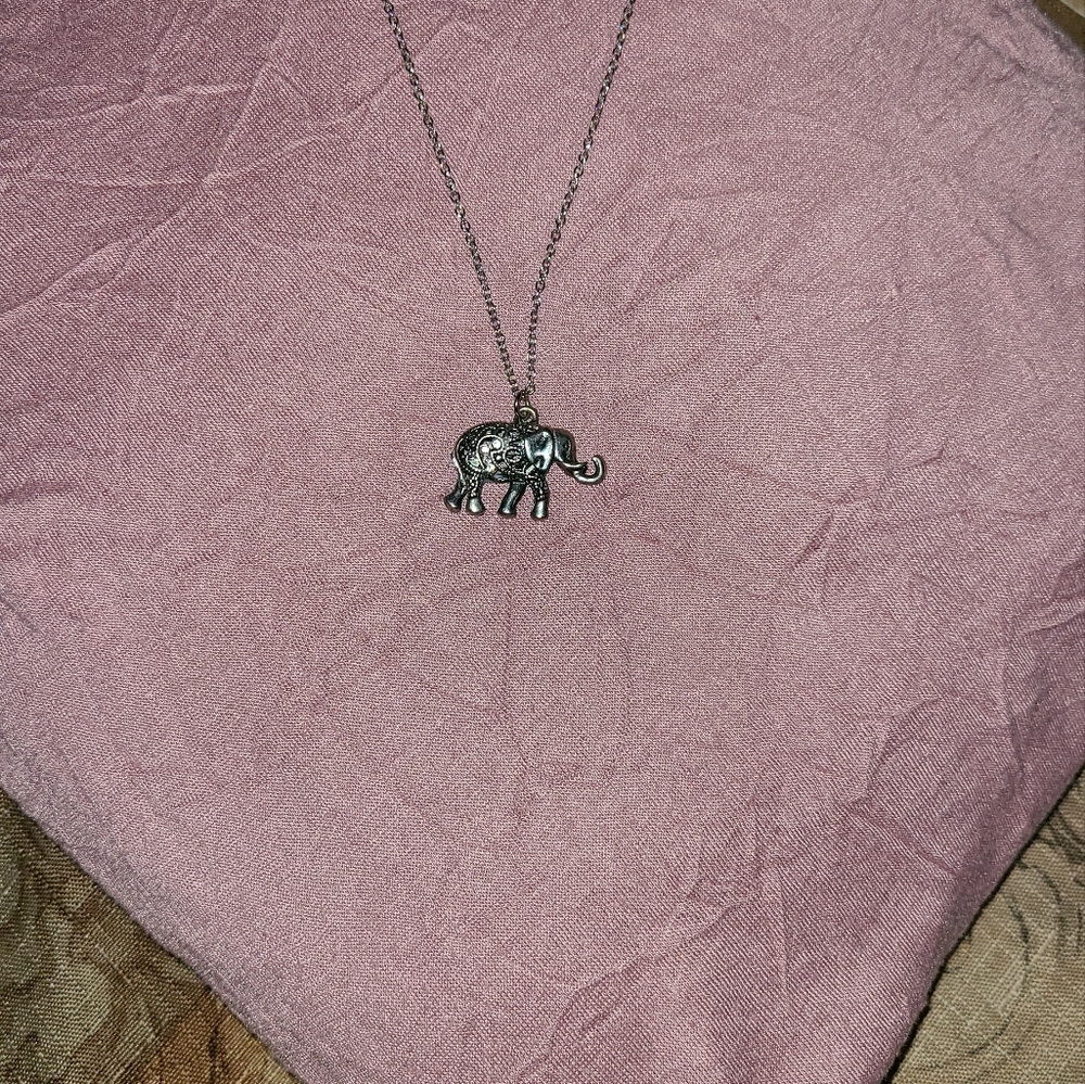 Silver Tone Chain Necklace with one elefant pendent with  decorative stones